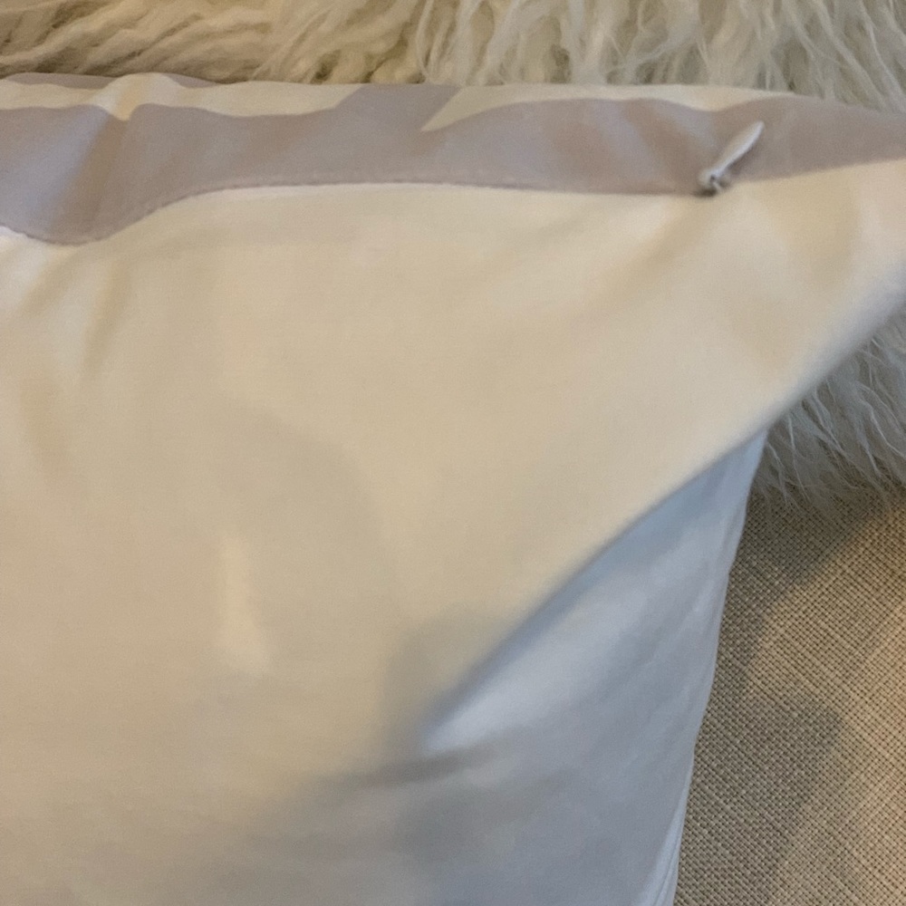 STUNNING GRAY PILLOW - Picture 5 of 8